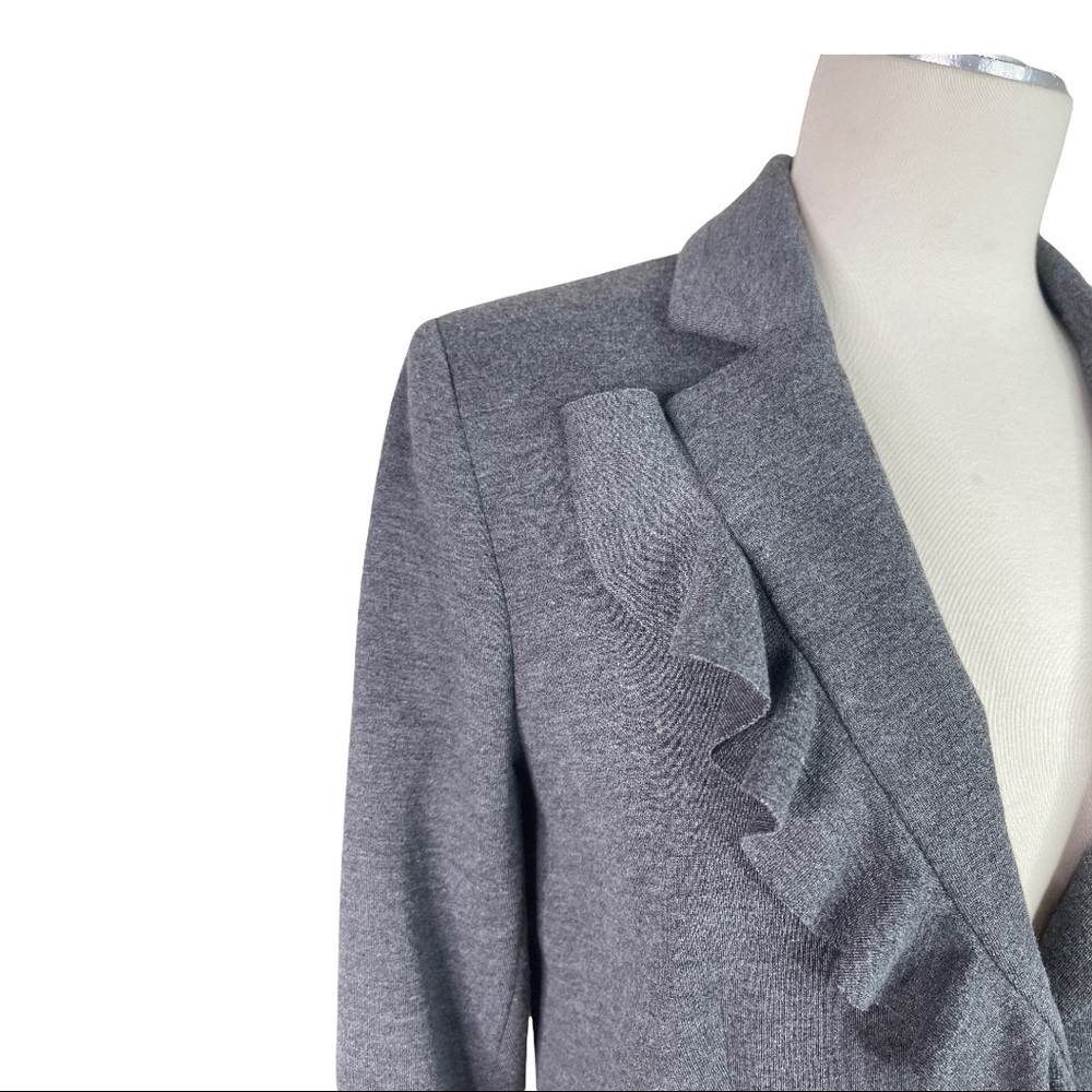 Helene Berman London Soft Gray Ruffle Accent Ruched Sleeve Lined Blazer M